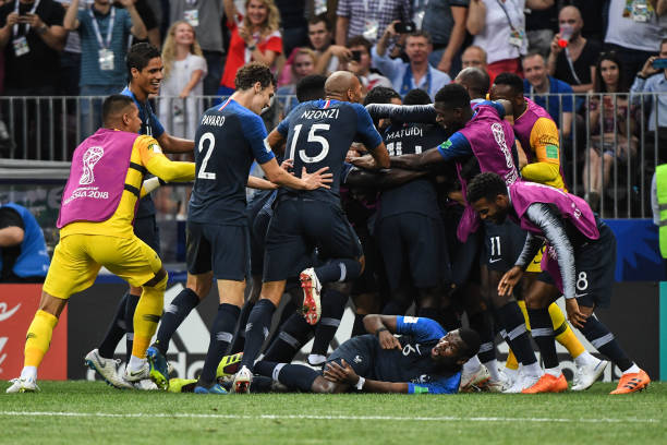 社交媒體上 社交媒體上