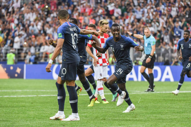 出令人瞩目 出令人瞩目