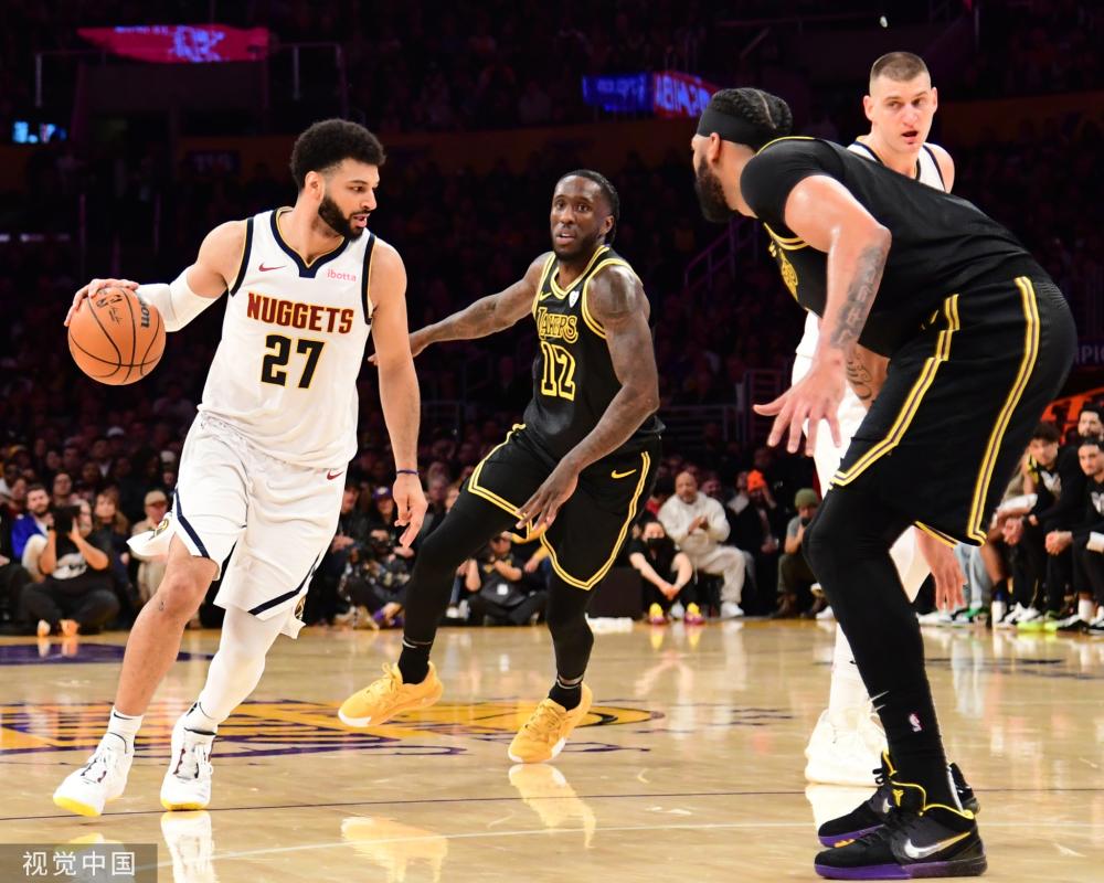 帮助她保持 帮助她保持